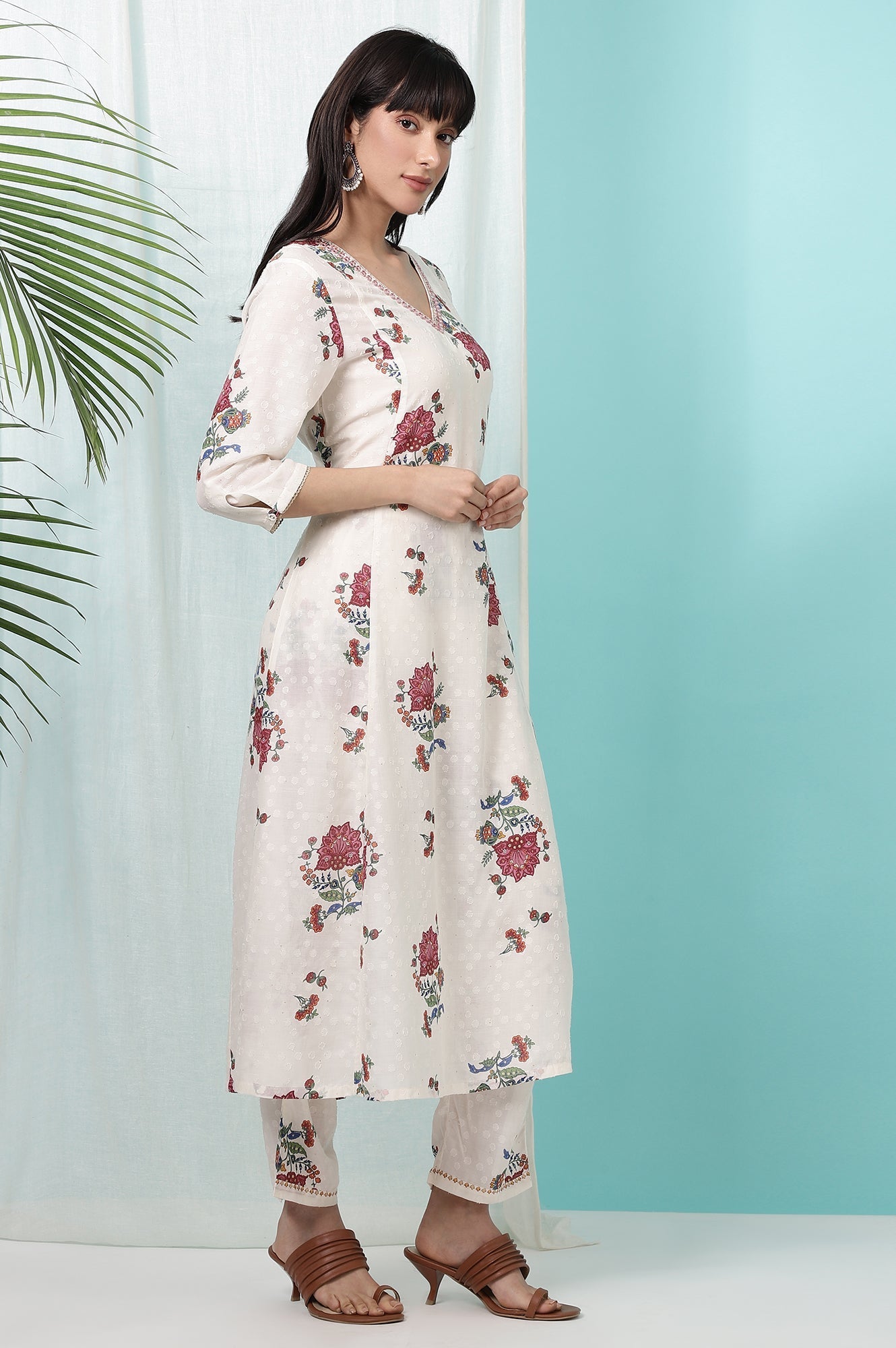 https://cdn.shopify.com/s/files/1/0722/3148/5636/files/W12256-124240_6_2a1a15fd-920d-4b2c-bffe-69cec436c209.jpg?v=1760495428