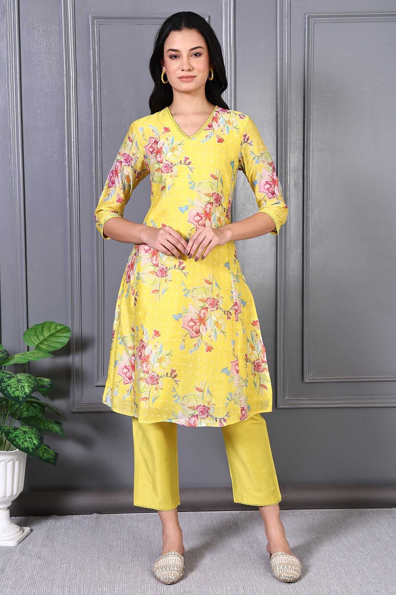 https://cdn.shopify.com/s/files/1/0722/3148/5636/files/W13054-125900_2_af1852e5-e27f-4c4d-9479-9446596da991.jpg?v=1760495988