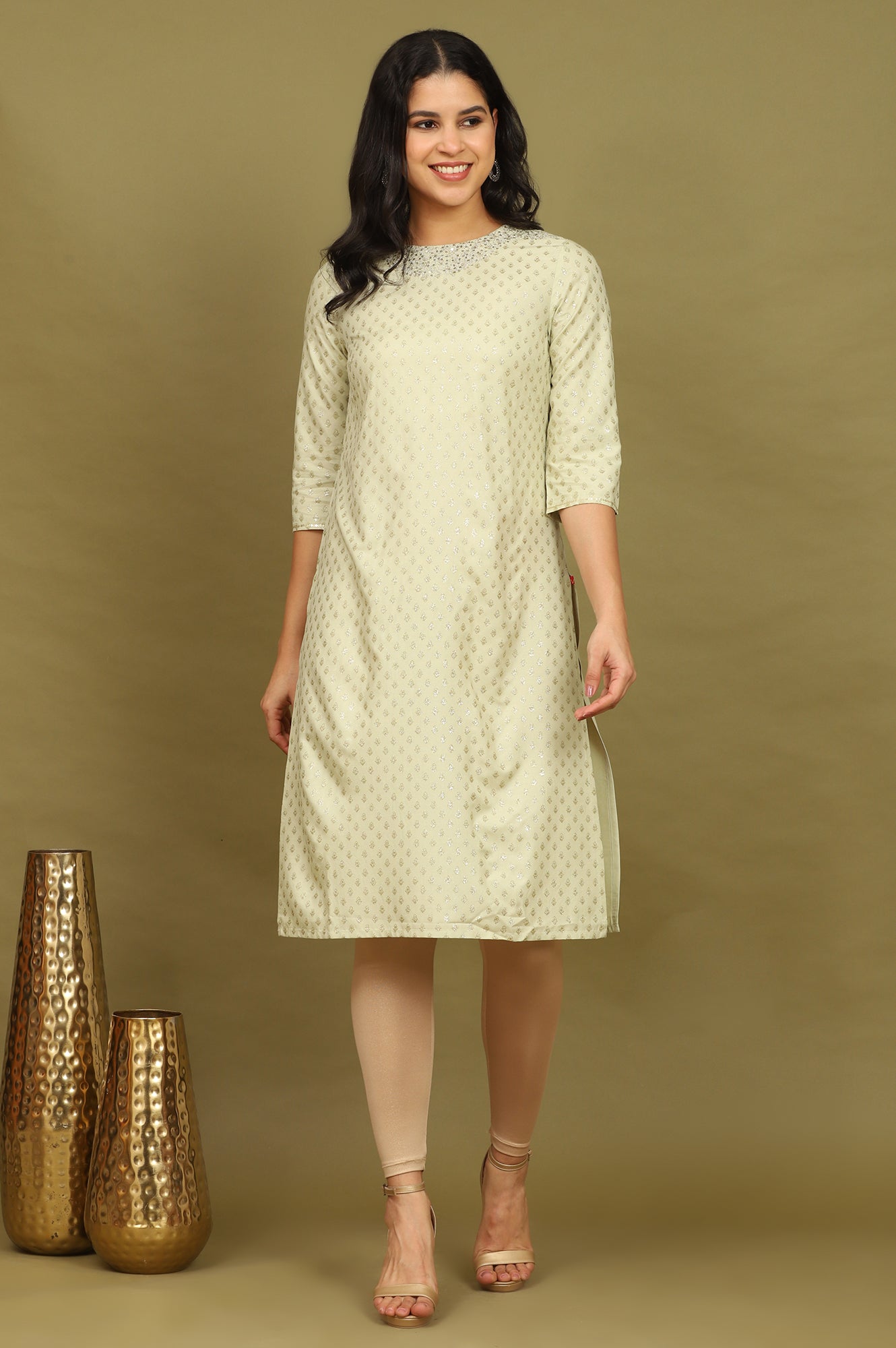 https://cdn.shopify.com/s/files/1/0722/3148/5636/files/W14110-115932_1_b7f0c449-ffcb-4de6-968f-8563b4e664c5.jpg?v=1760493943