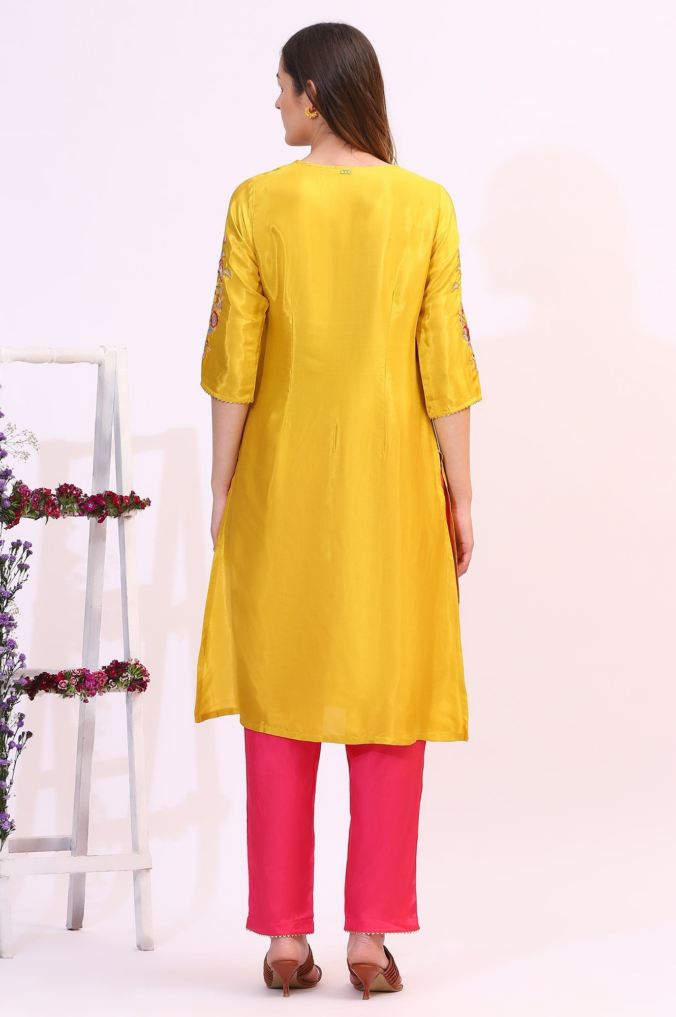 https://cdn.shopify.com/s/files/1/0722/3148/5636/files/W19722-220497_5_b2c3fd76-166a-47f3-b1b1-c01ae24495c7.jpg?v=1760494378