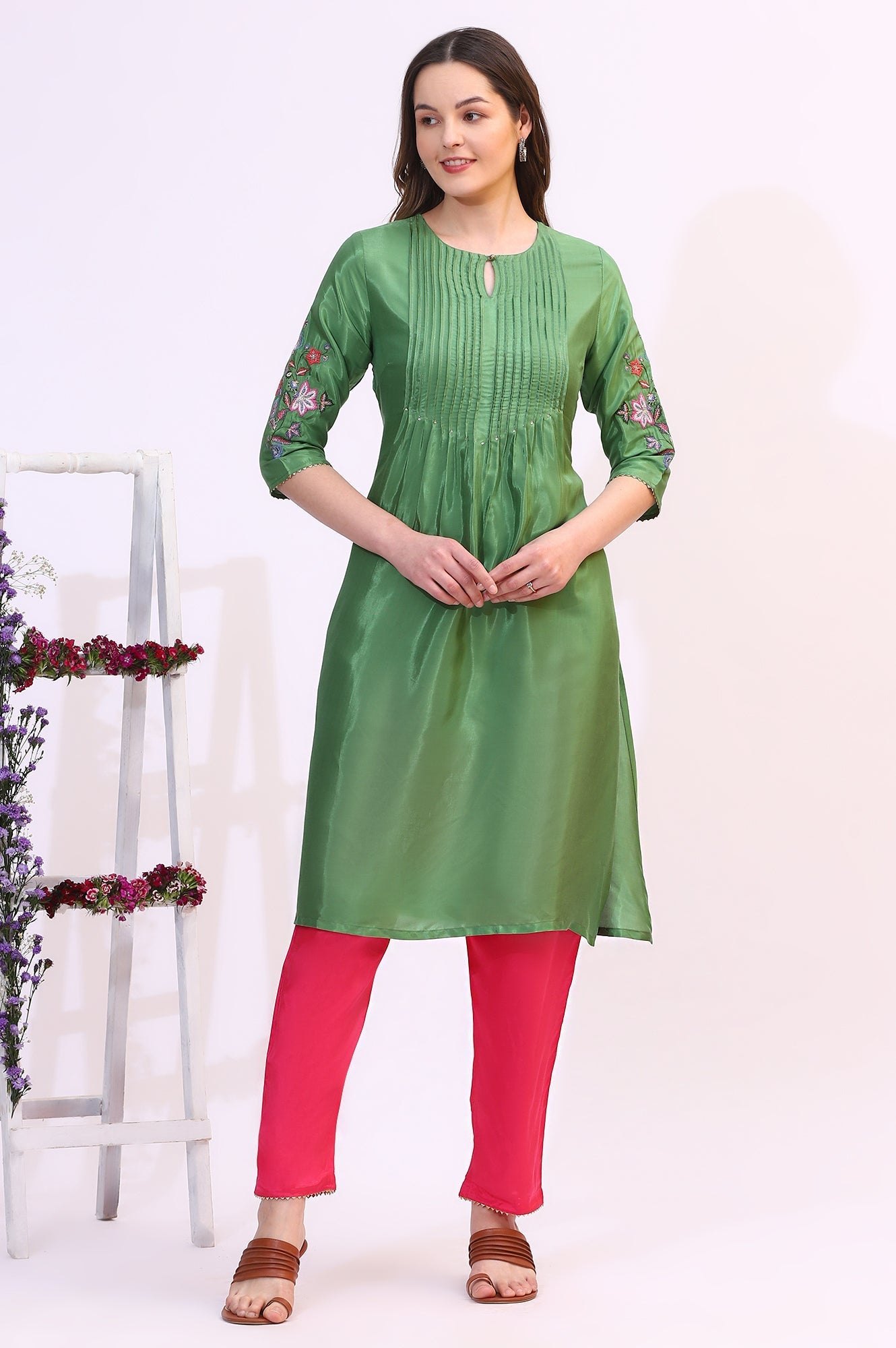https://cdn.shopify.com/s/files/1/0722/3148/5636/files/W19722-223623_2_7336d006-df7a-45f0-9bfa-94b29e2e8704.jpg?v=1760494401