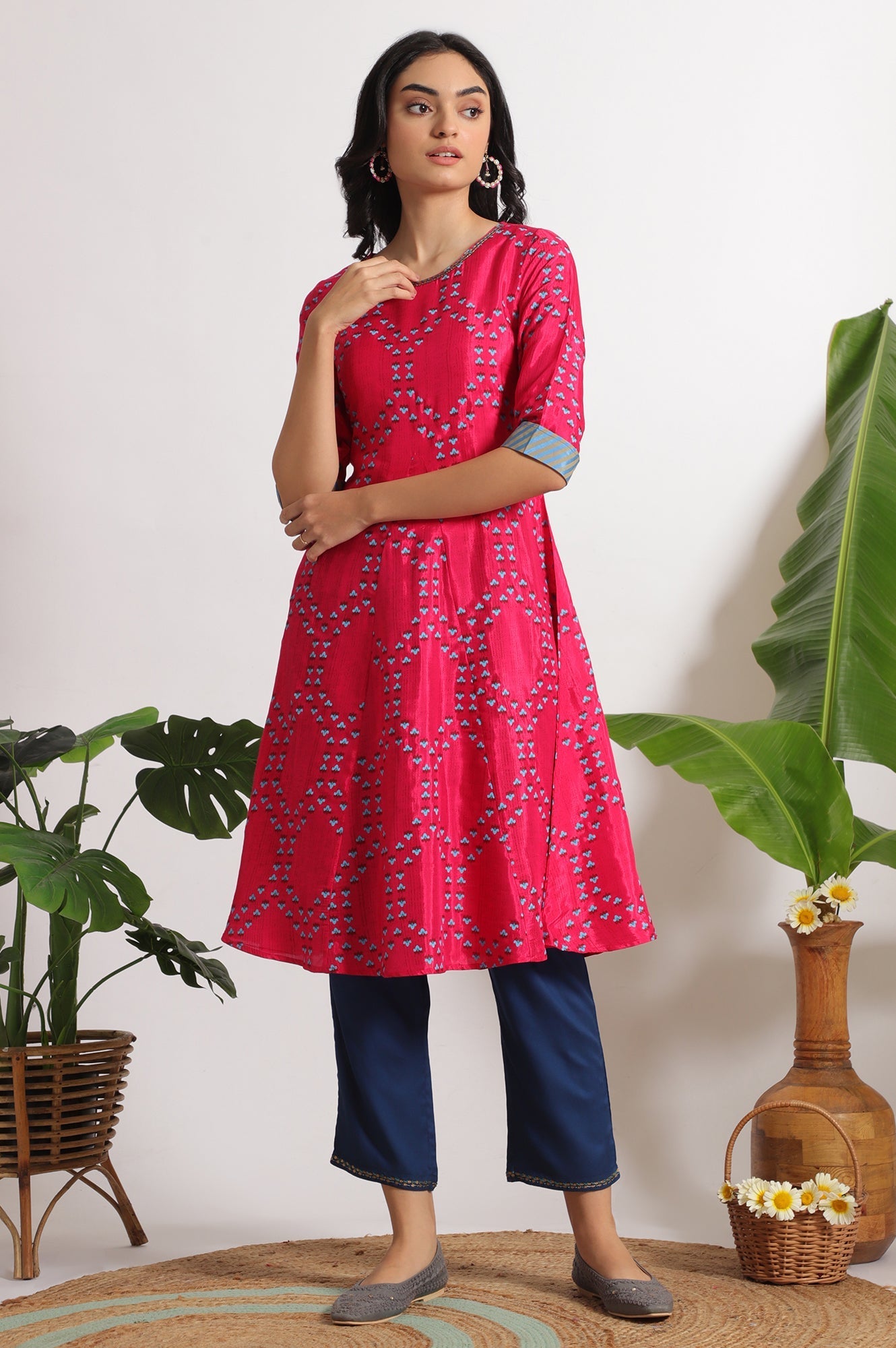 https://cdn.shopify.com/s/files/1/0722/3148/5636/files/W19962-126108_1_9f0d0cdd-7816-462d-bba5-53a5c0ec3cda.jpg?v=1760494972