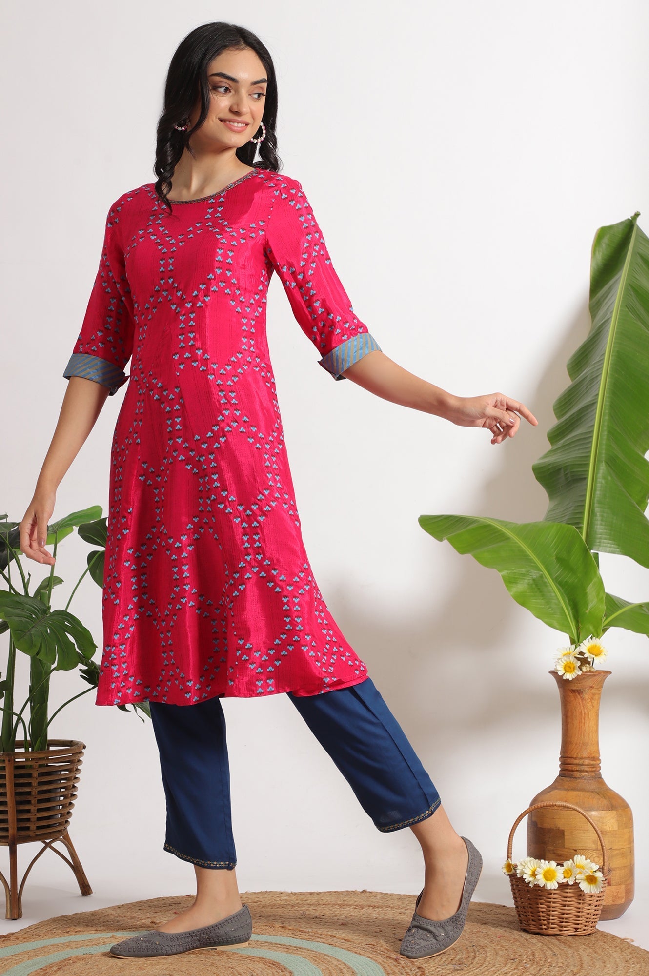 https://cdn.shopify.com/s/files/1/0722/3148/5636/files/W19962-126108_4_e9e83ef7-0bd8-4d50-9267-15656d74b834.jpg?v=1760494972