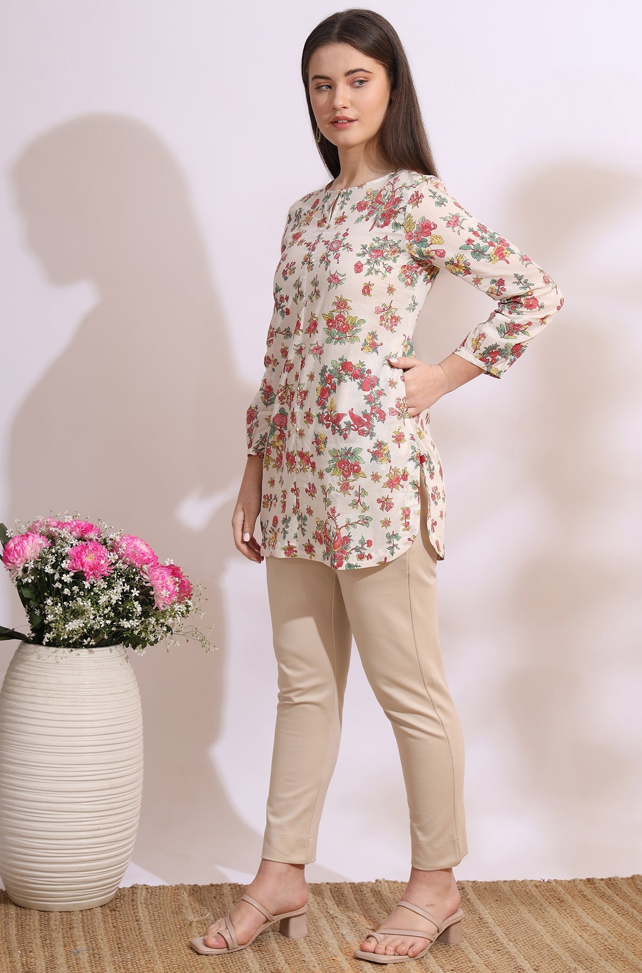 https://cdn.shopify.com/s/files/1/0722/3148/5636/files/W31128-124300_4.jpg?v=1760494366