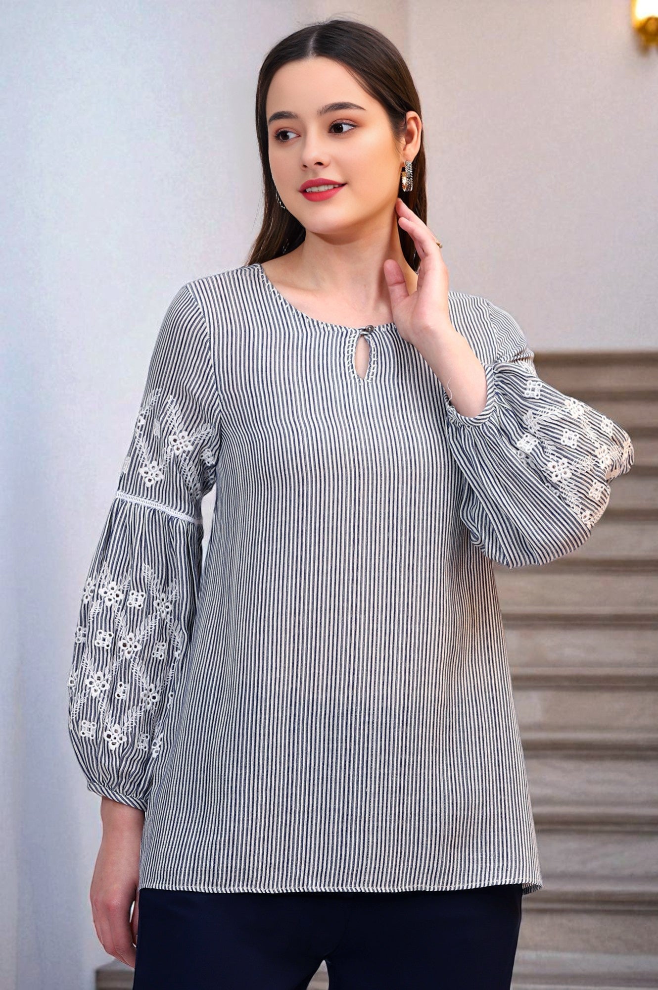 https://cdn.shopify.com/s/files/1/0722/3148/5636/files/W31232-313990.jpg?v=1760494463