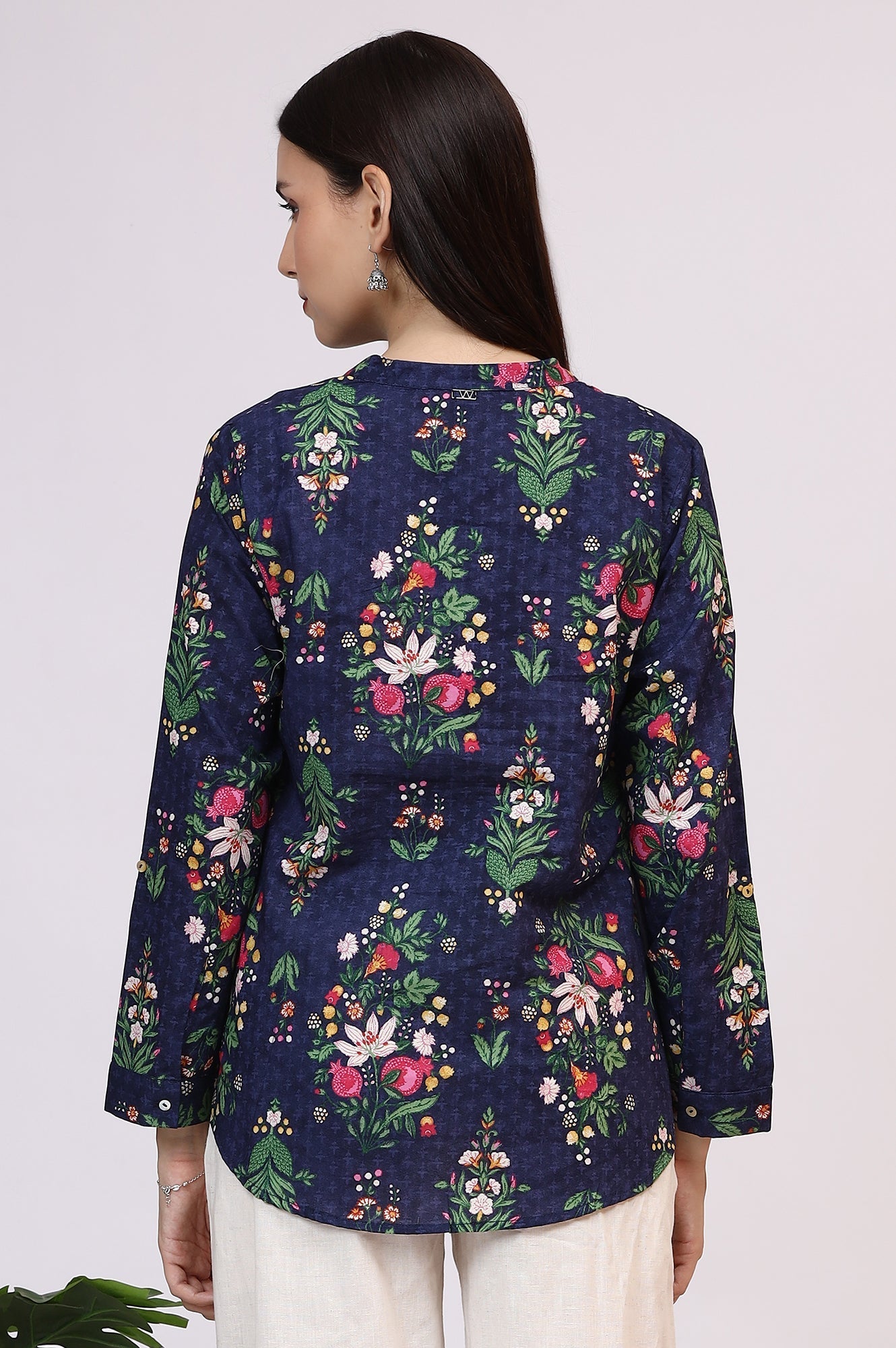 https://cdn.shopify.com/s/files/1/0722/3148/5636/files/W31267-124099_5_6a36018c-df58-41d5-befa-7fcf80866c81.jpg?v=1760495662