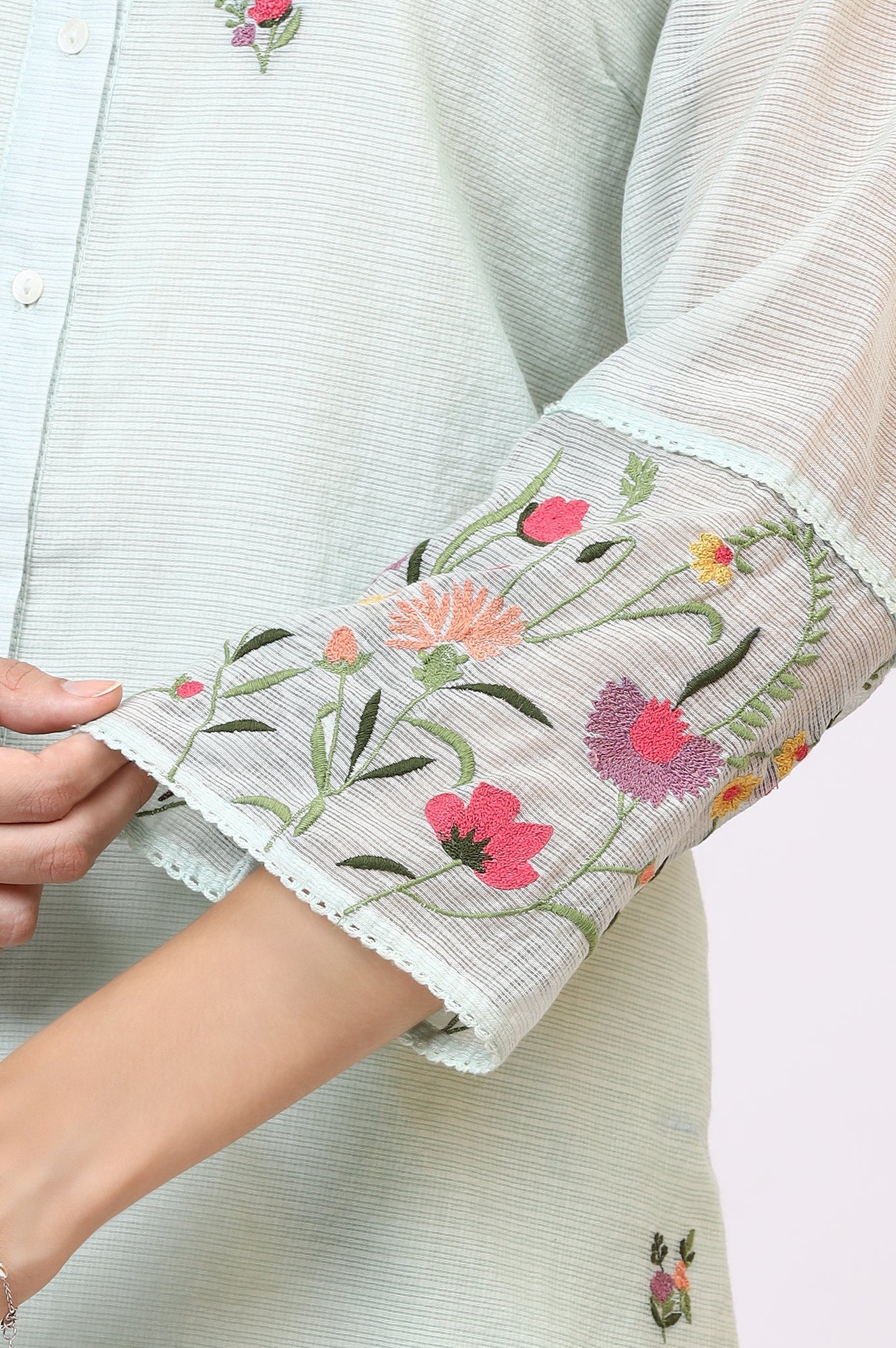 https://cdn.shopify.com/s/files/1/0722/3148/5636/files/W31286-223549_7_76fd6b53-5a66-4353-b1c8-8fbde2337f73.jpg?v=1760495487