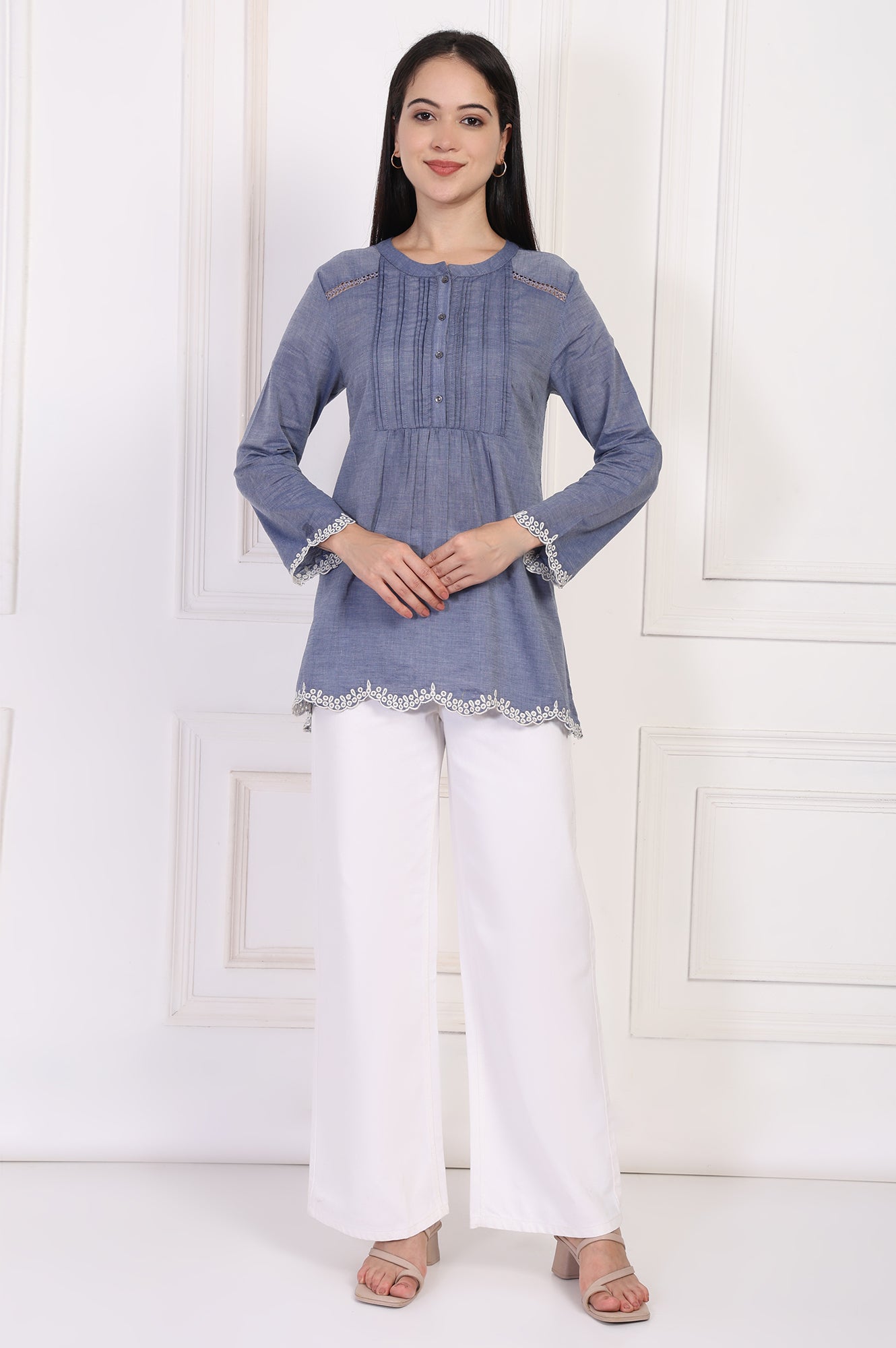 https://cdn.shopify.com/s/files/1/0722/3148/5636/files/W31368-223989_1.jpg?v=1772277757