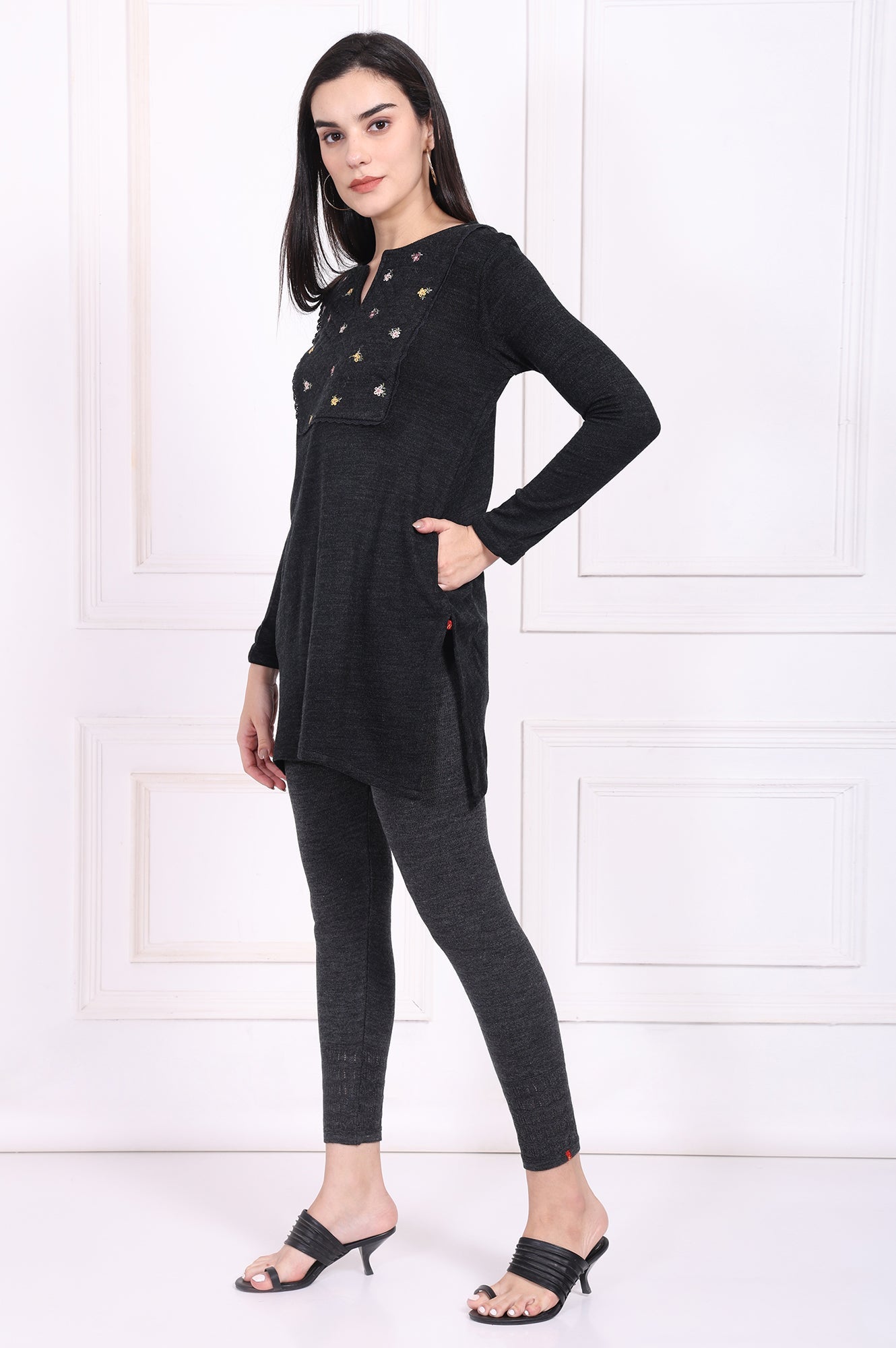 https://cdn.shopify.com/s/files/1/0722/3148/5636/files/W31430-219937_4.jpg?v=1772277774