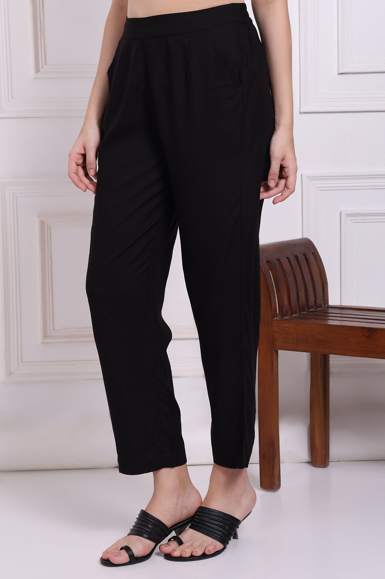 https://cdn.shopify.com/s/files/1/0722/3148/5636/files/W62681-224039_2.jpg?v=1772276788