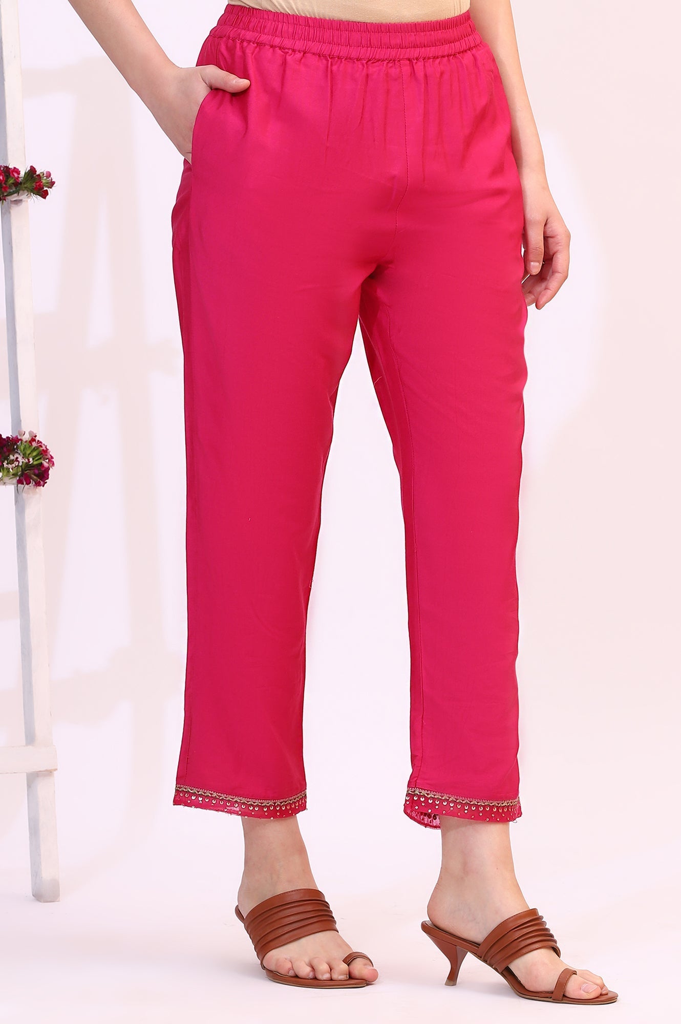 https://cdn.shopify.com/s/files/1/0722/3148/5636/files/W63122-222964_4.jpg?v=1772276202