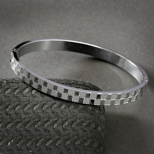NVR Men's Silver-Plated Stainless Steel Kada Bracelet - Distacart