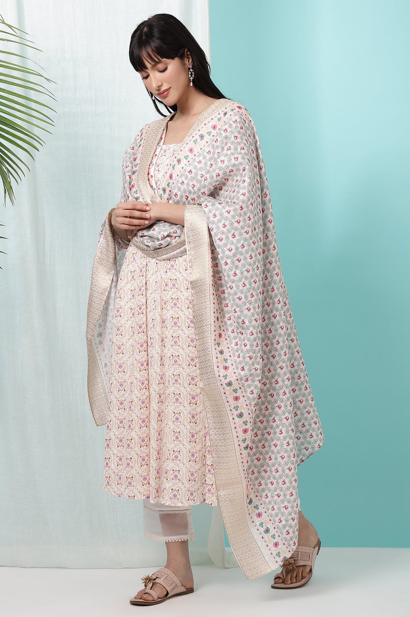 https://cdn.shopify.com/s/files/1/0722/3148/5636/files/W82469-124224_4_6caa3c23-ccb7-45c5-98d3-13e20cce6d7e.jpg?v=1772276402