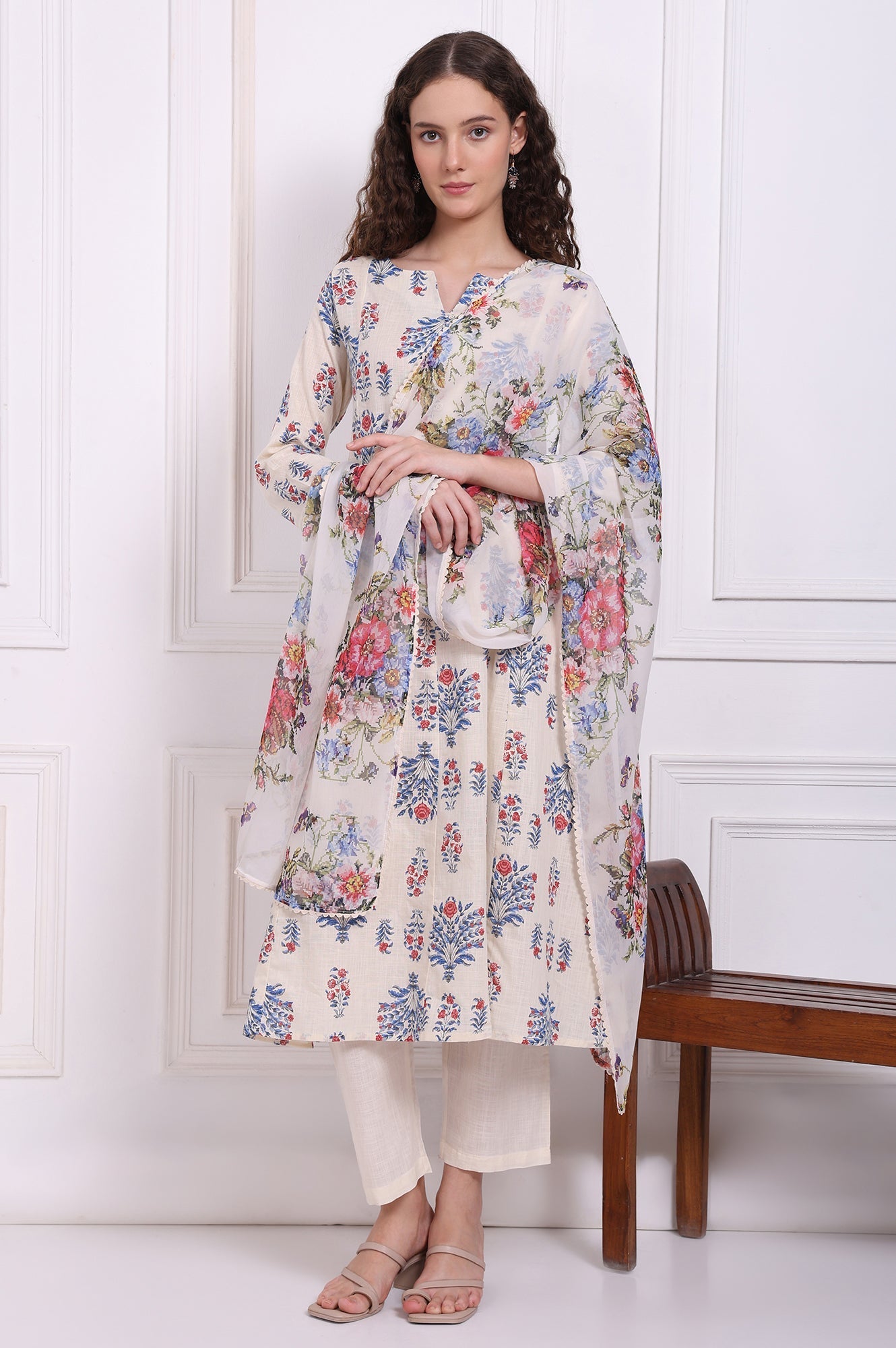 https://cdn.shopify.com/s/files/1/0722/3148/5636/files/W82620-125823_1.jpg?v=1772276804