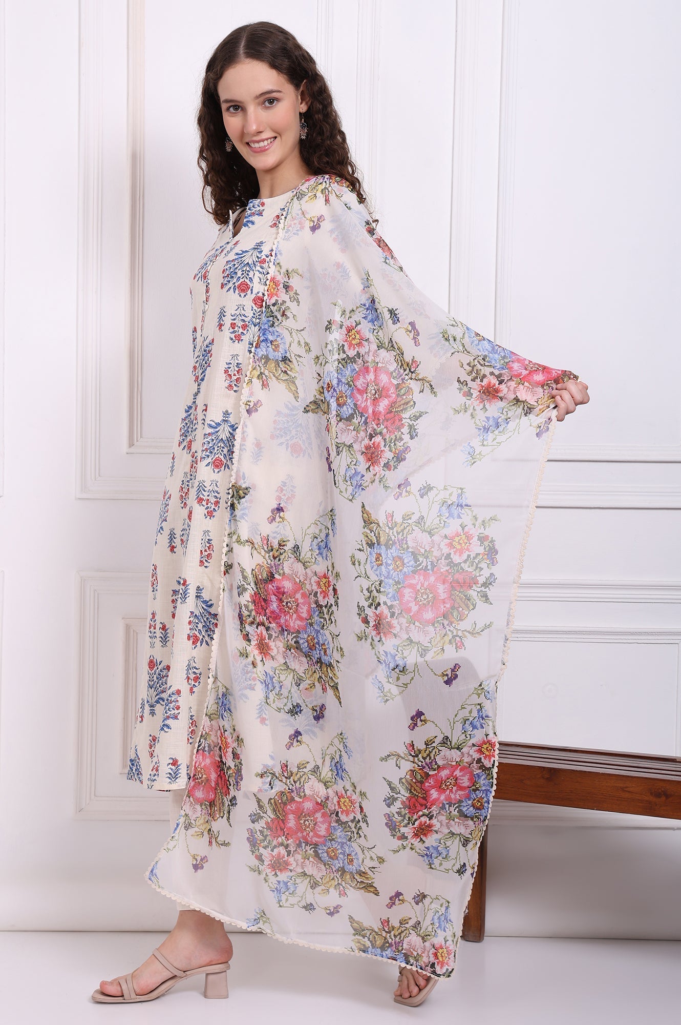 https://cdn.shopify.com/s/files/1/0722/3148/5636/files/W82620-125823_2.jpg?v=1772276803