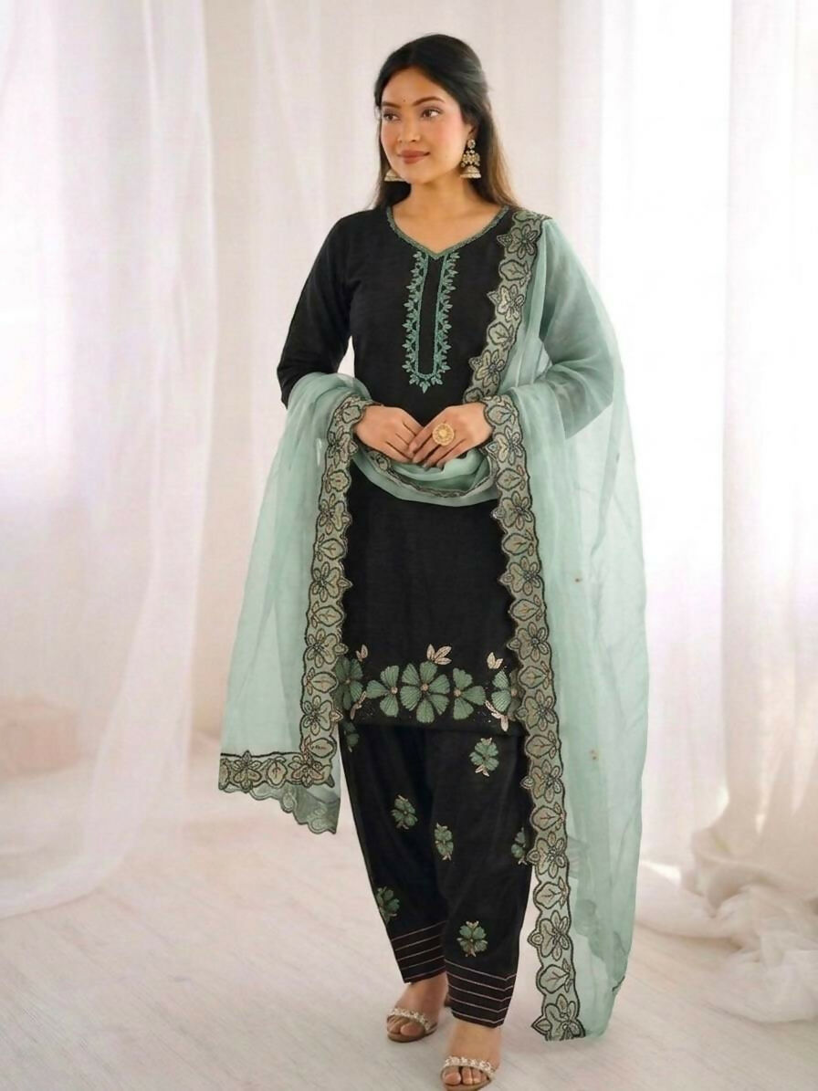 Teeya Creation Women'S Fancy Stylish Heavy Embroidery Sequence Work With Rivet Moti Work Kurta Set - Dista