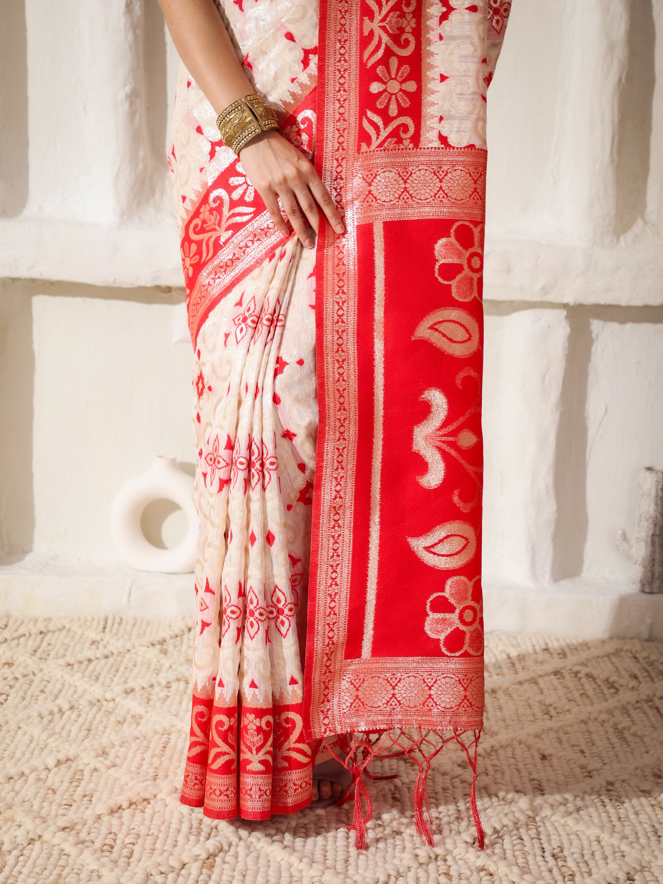 Astita Linen Cotton Red & White Saree