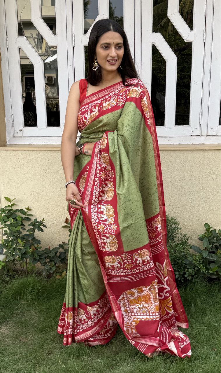 NOZ2TOZ Women Party Wear Printed Crepe Silk Saree with Unstitched Blouse - Light Green