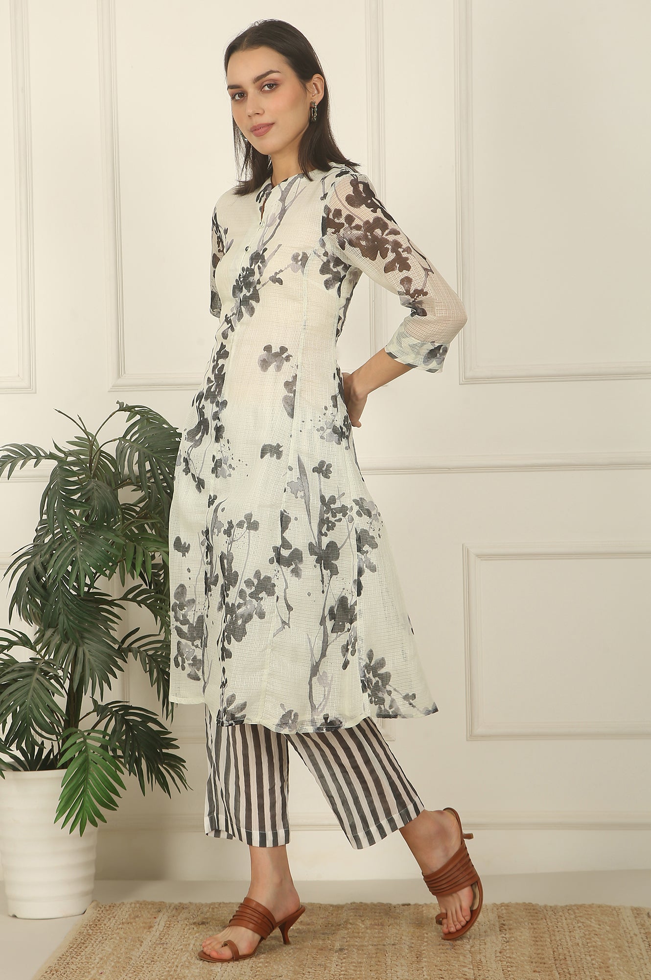 https://cdn.shopify.com/s/files/1/0722/3148/5636/files/WS12243-125308_4.jpg?v=1772276738