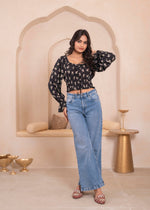 Thumbnail for Juniper Lamora Black Floral Smocked Crop Top - Distacart