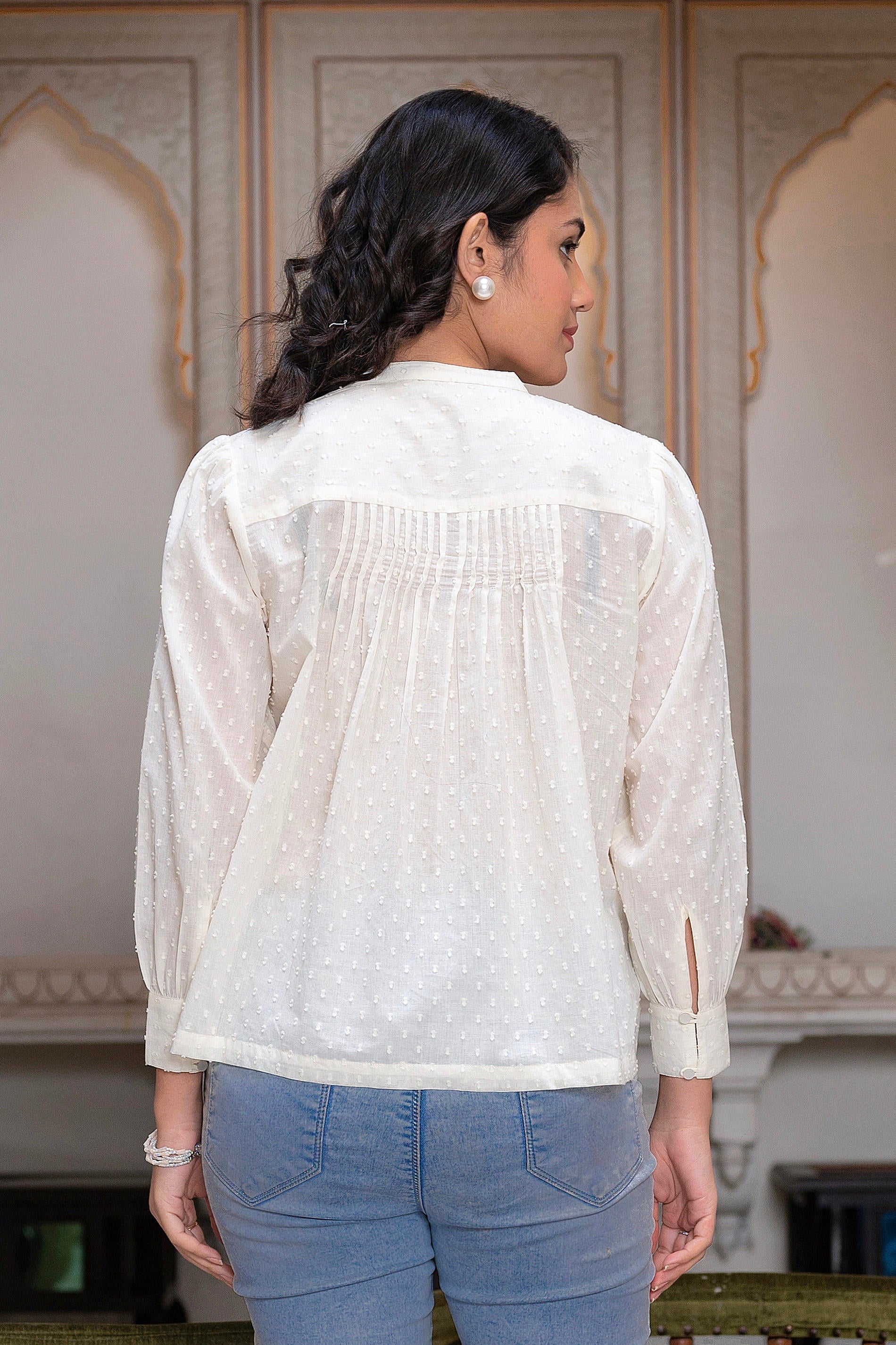 Juniper White Textured Dobby Weave Casual Top With Balloon Sleeves - Distacart