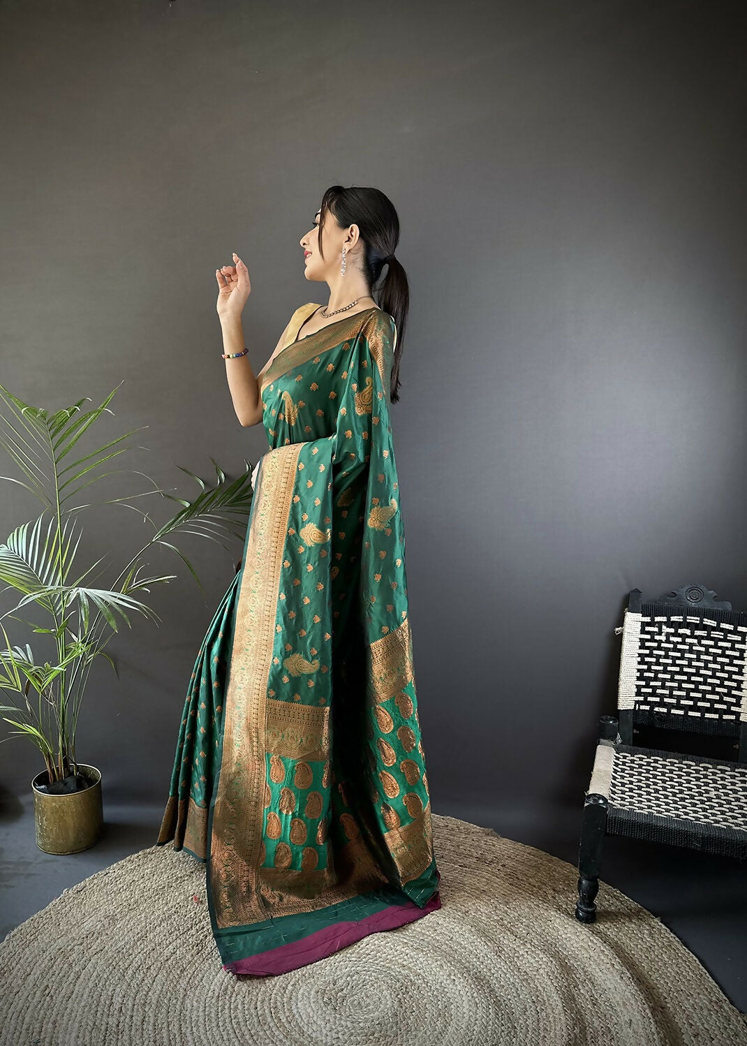 Joban Fashion Banarasi Dark Green Woven Soft Silk Saree
