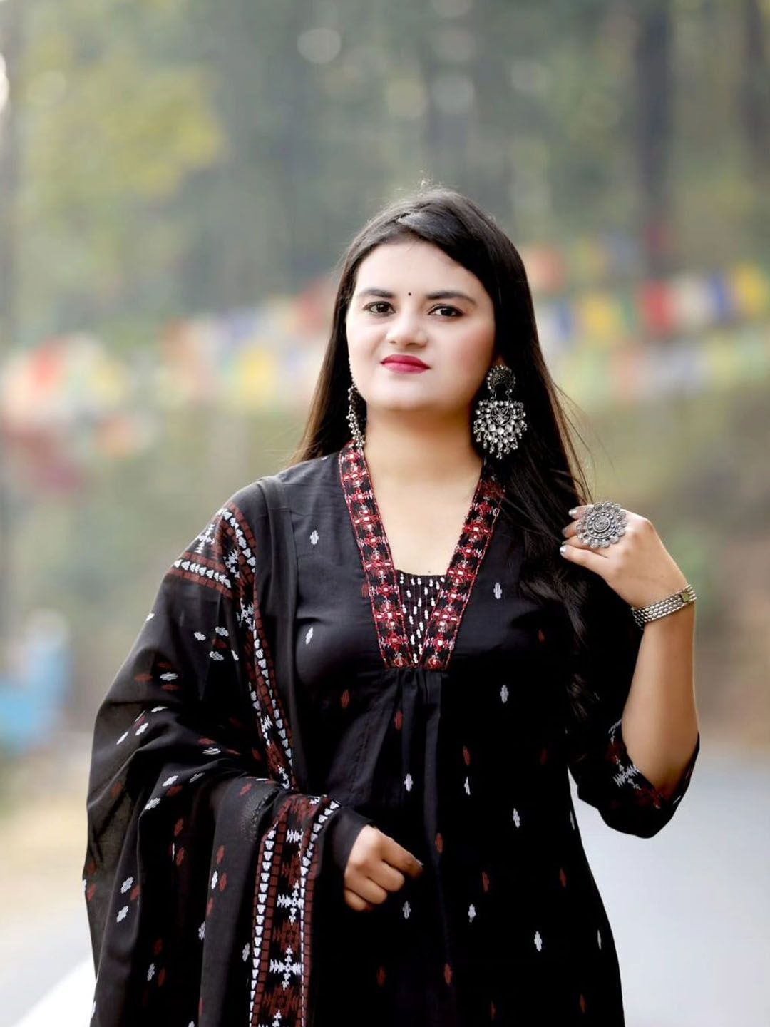 Kalini Women Floral Embroidered Regular Thread Work Kurta with Palazzos & With Dupatta - Distacart