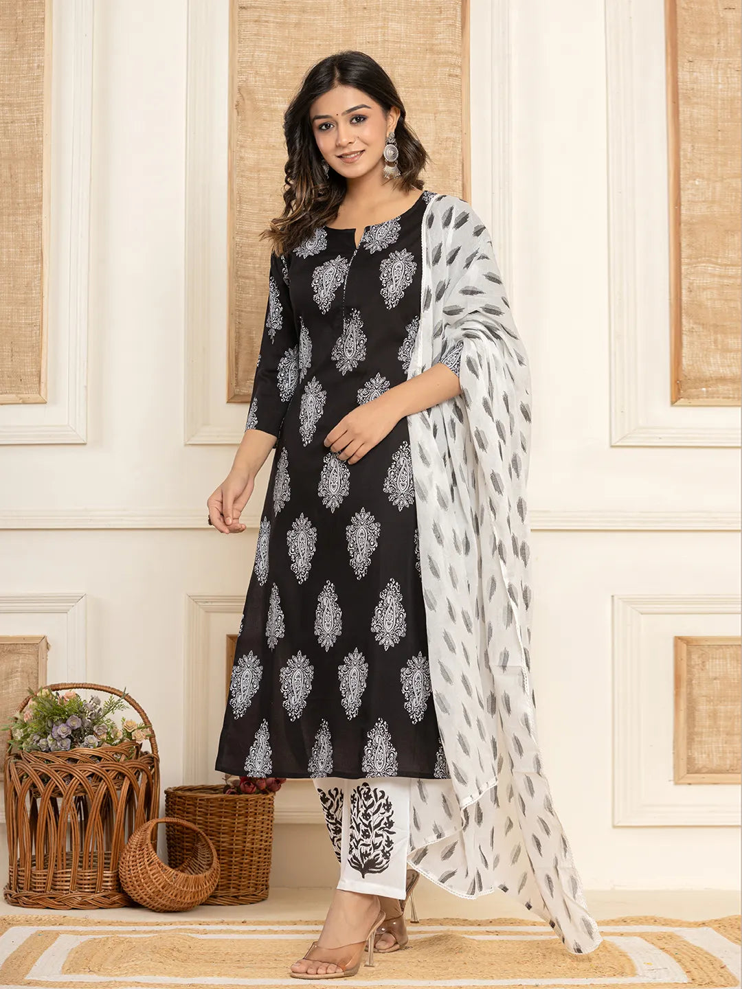 Yufta Women Black Paisley Print Rayon Kurta With Hand Block Print Palazzo & Dupatta