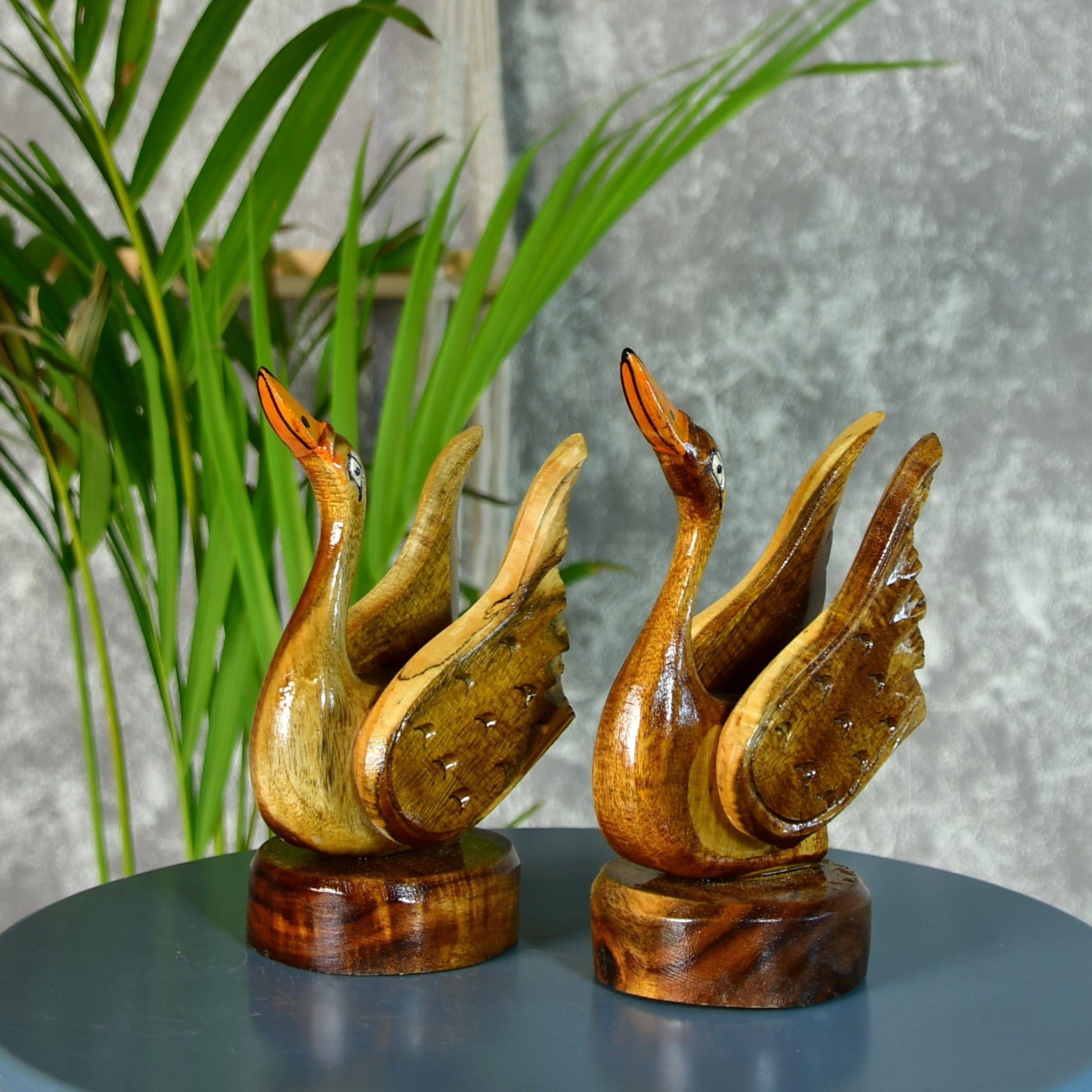 Sowpeace Pair of Wooden handcarved swan