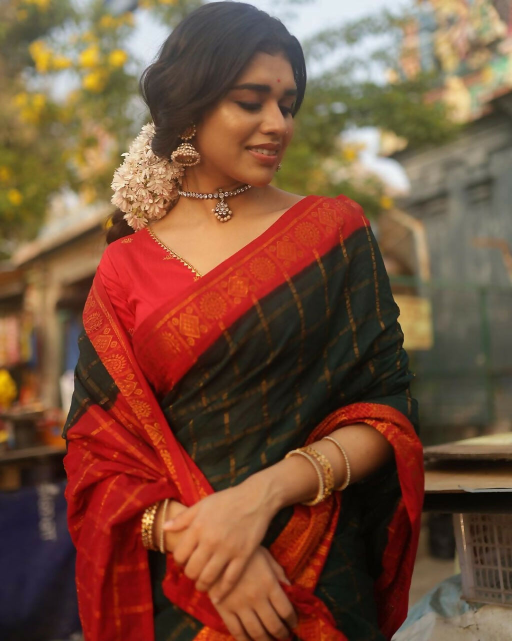 Preksha Creation Banarasi Women Black Saree With Zari Work - Distacart
