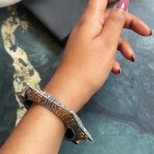 Joban Fashion Silver Brass Dual Tone Ethnic Antique Look Openable Kada