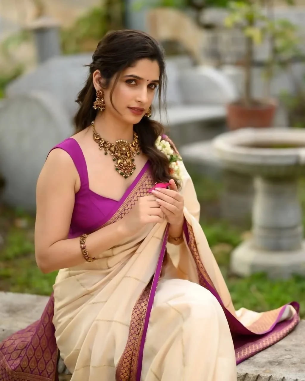 Prime Volt Cream Banarasi Soft Lichi Silk Jacquard Saree with Rich Pallu and Contrast Blouse Piece