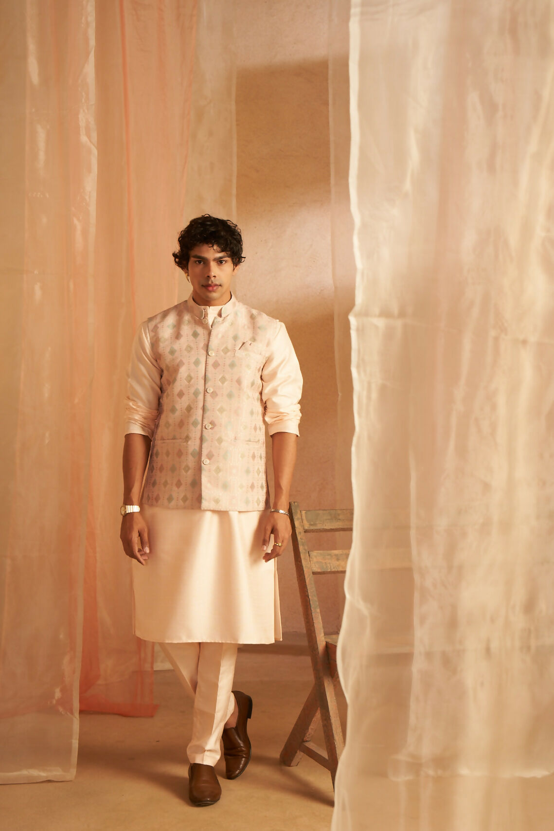 mkb3238-1_54269576464_o