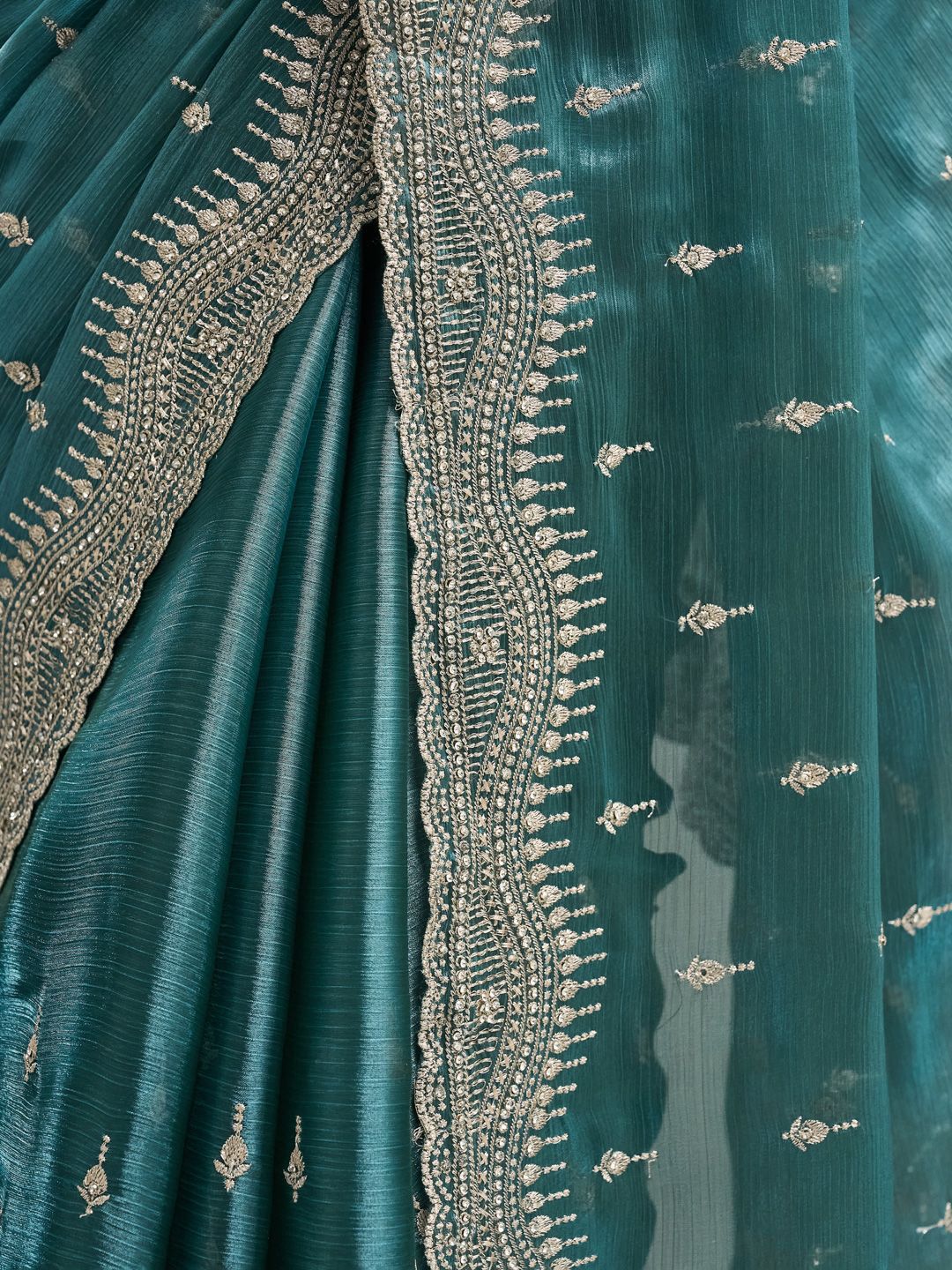 kasee Floral Embroidered Silk Blend Saree - Distacart