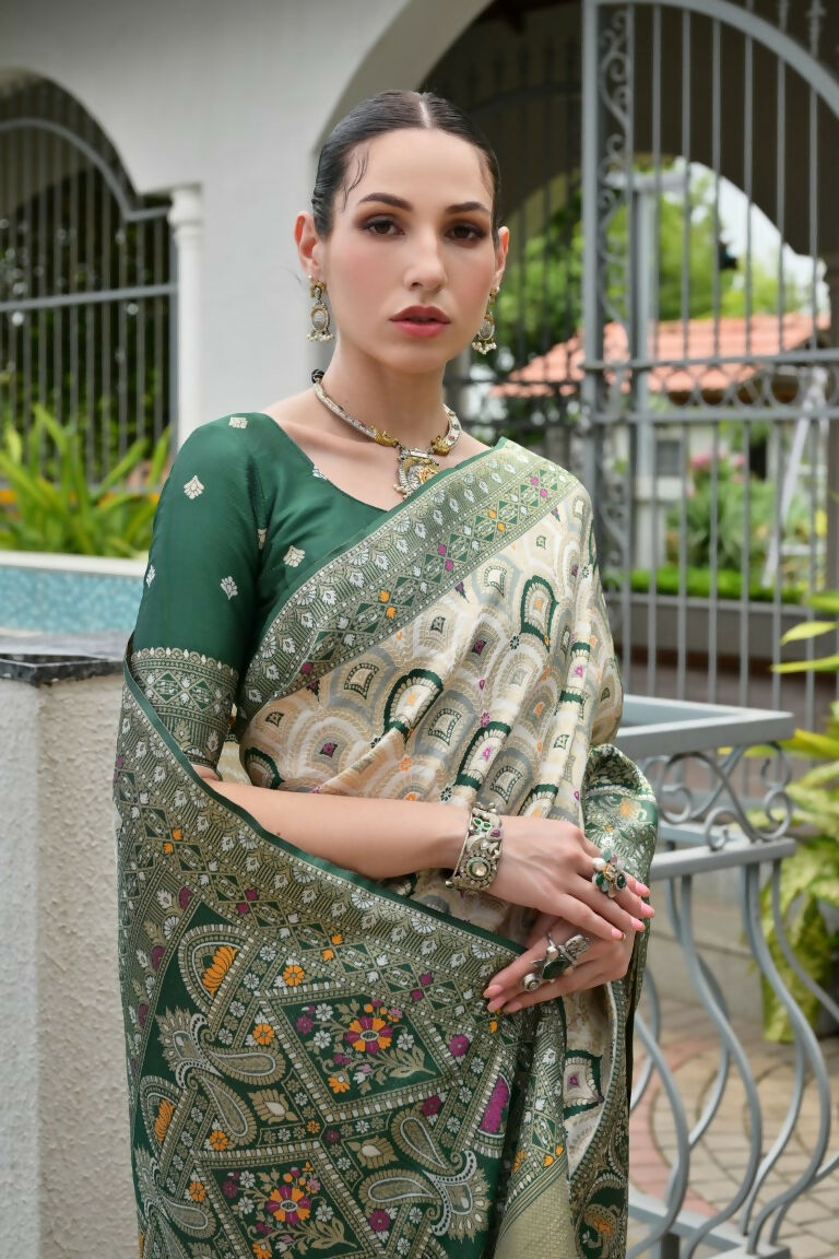 Vishnu Weaves Women's Green Banarasi Silk Patola Zari Woven Saree with Blouse