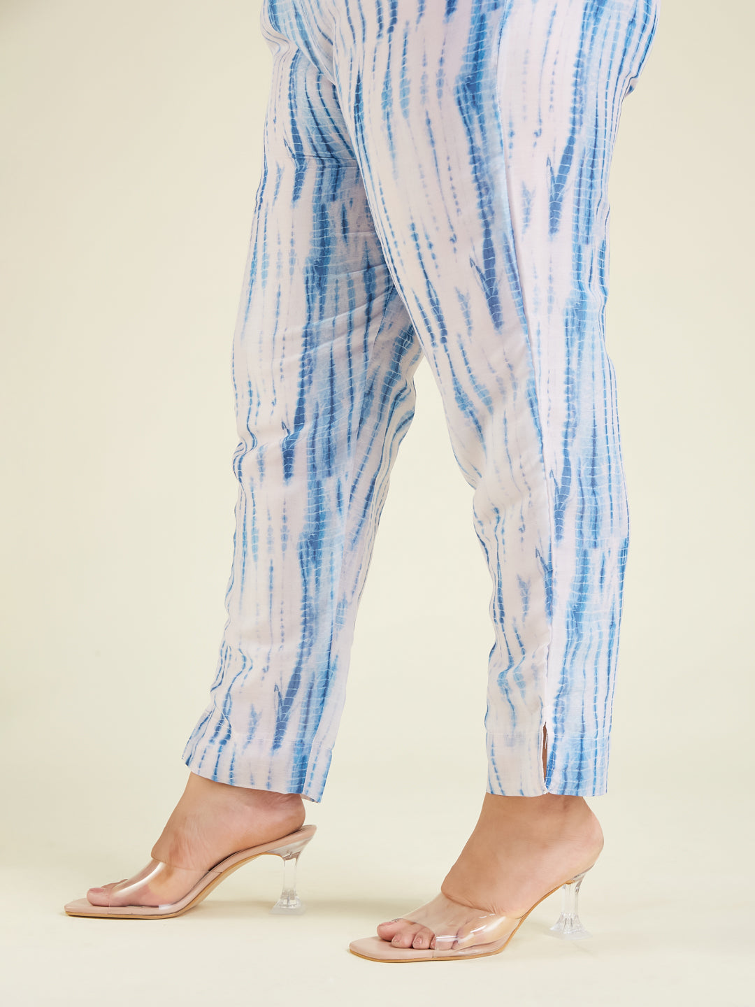 Janasya Light Silk Blend Tie & dye Straight Kurta Set