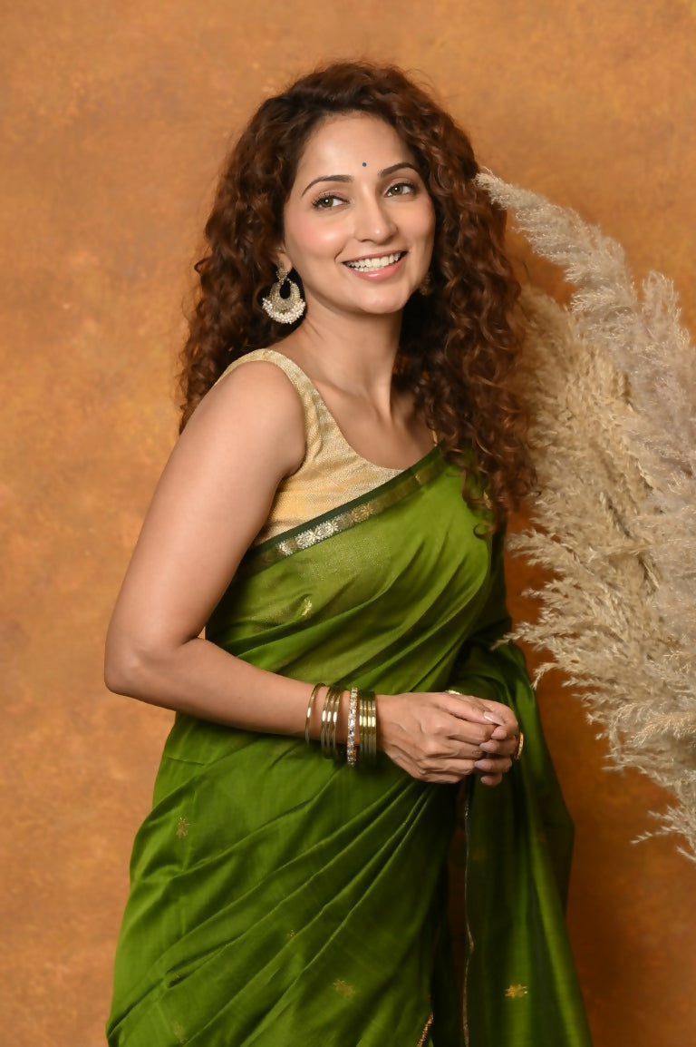 Very Much Indian Handloom Pure Cotton Silk Saree With Sleek Golden Border - Green - Distacart