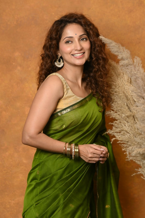 Very Much Indian Handloom Pure Cotton Silk Saree With Sleek Golden Border - Green - Distacart