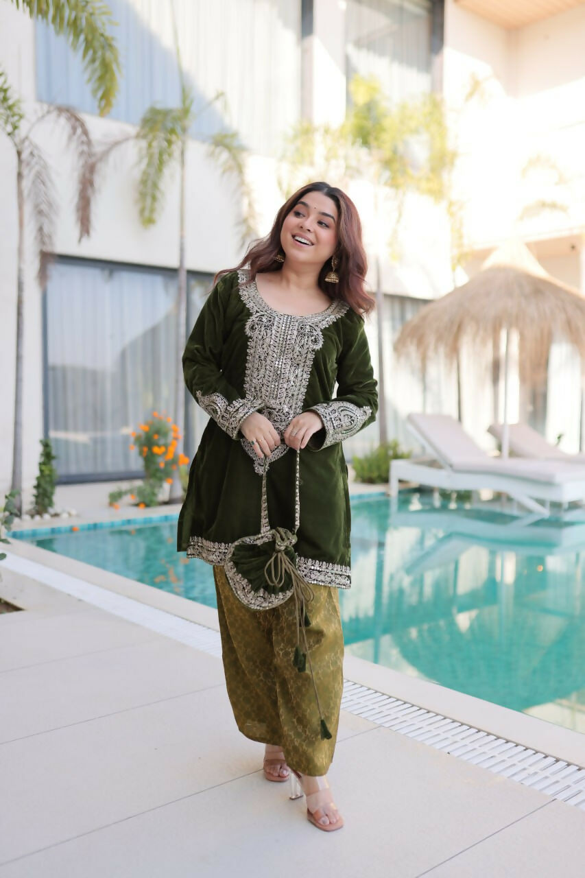 Teeya Creation Womens New Green Velvet With Rich Zari Coding Embroidered Work Kurta Pant Set - Dista