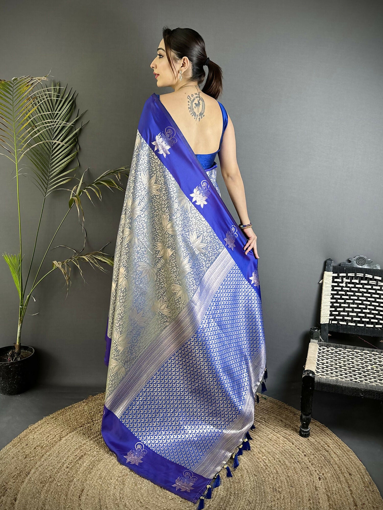 Joban Fashion Grey Intricate Zari Weaving Soft Silk Dharmavaram Saree - Dista