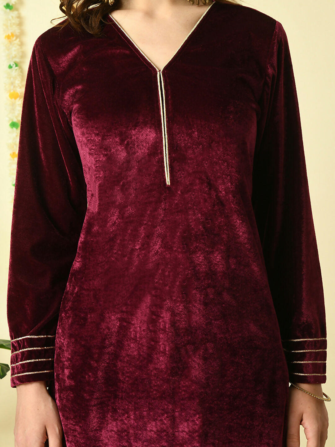 Myshka Women's Magenta Velvet Kurta With Trousers Party Sets - Distacart