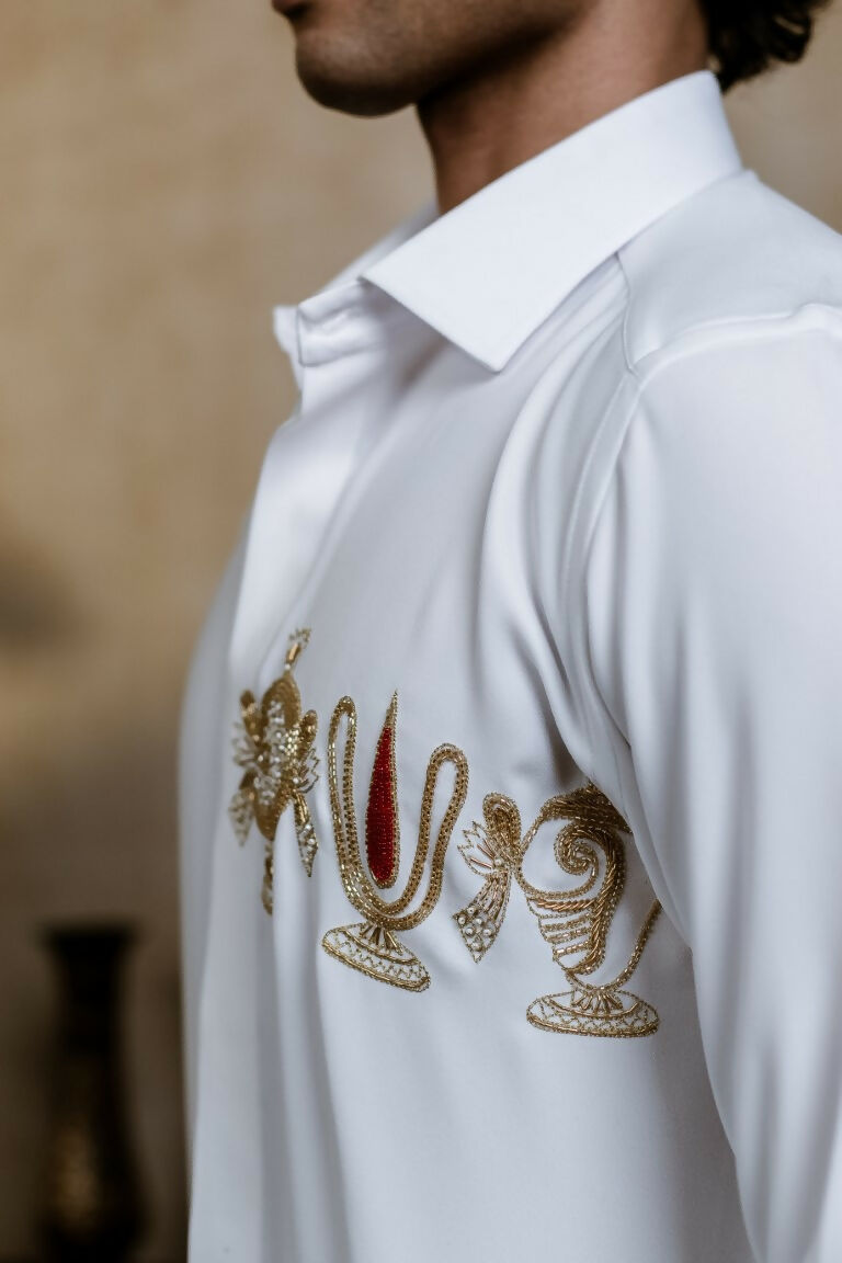British White Kanaka Murti Shirt By Hilo Design - Distacart