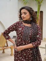 Thumbnail for Yufta Yufta Piping On Yoke Floral Print Maroon Cotton Kurta Set With Dupatta Set