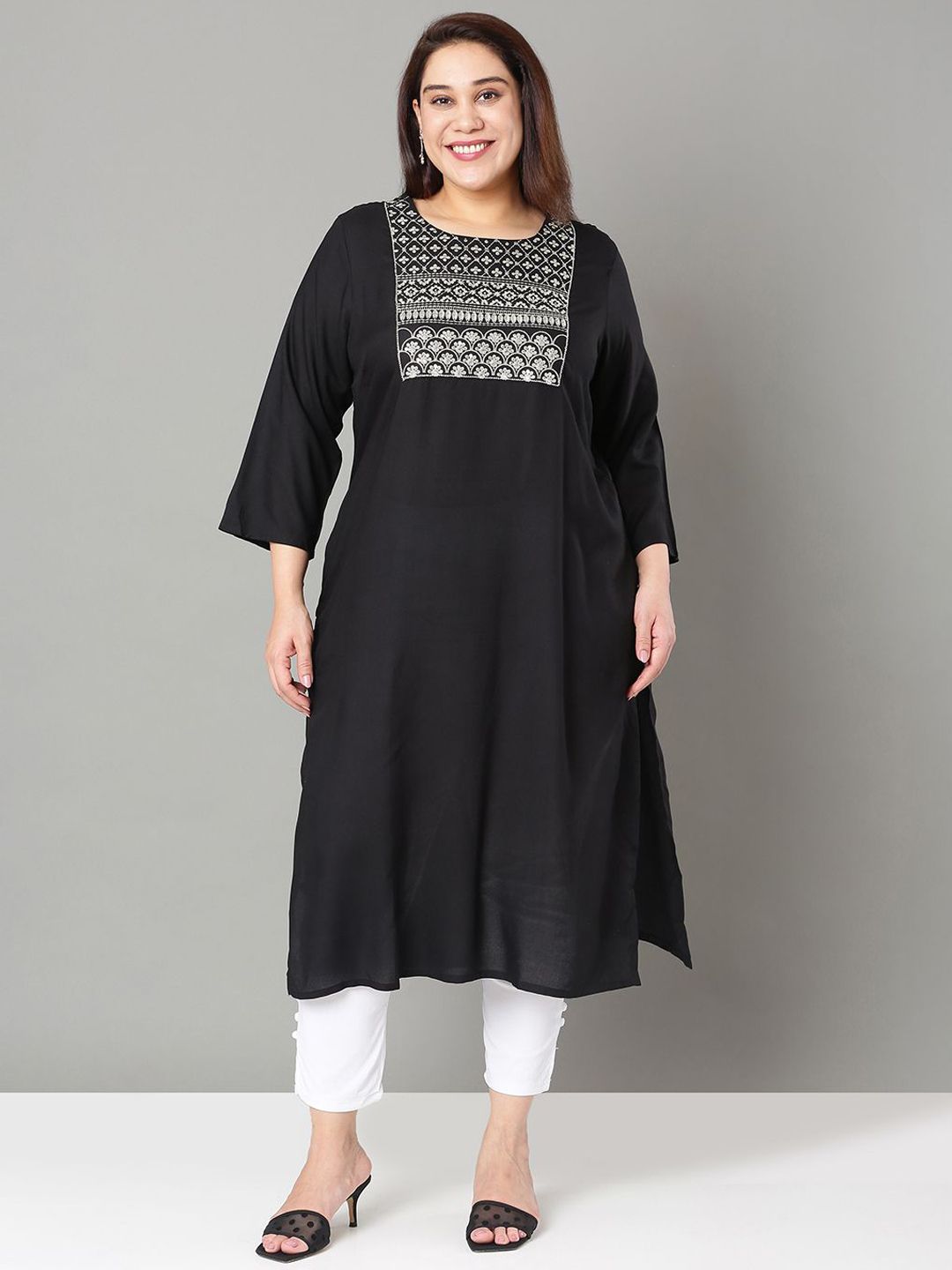 Sztori Plus Size Floral Yoke Design Sequinned Straight Kurta - Distacart