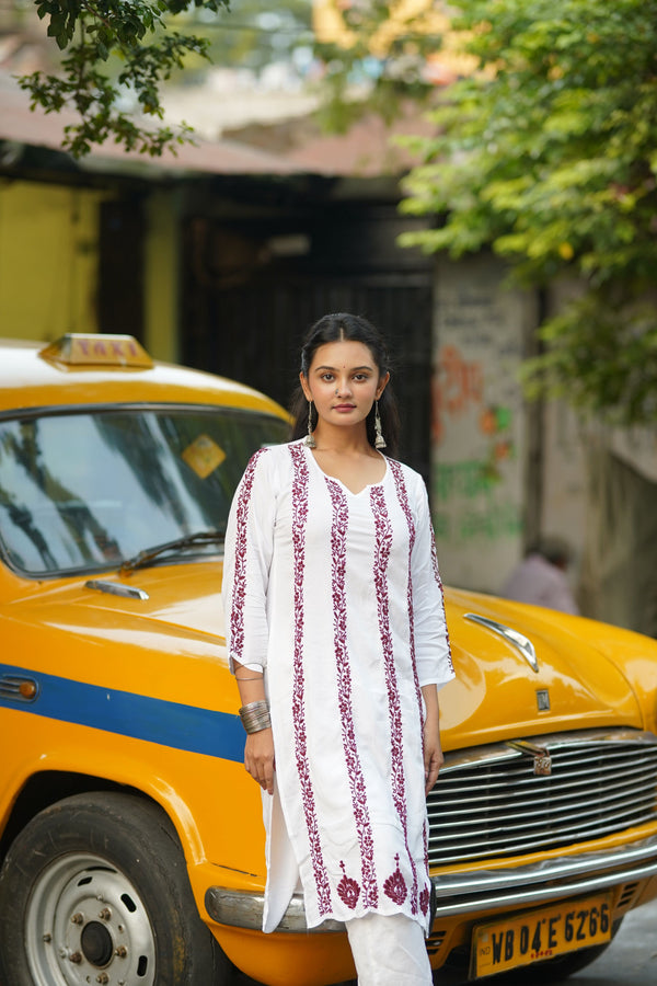 Zibaa Modal White Chikankari Kurti With Maroon Bel