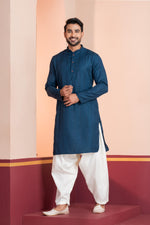 Thumbnail for Zavaya Men Blue Embroidery Silk Kurta