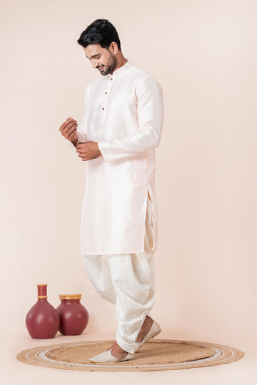 Zavaya Men Peach Embroidery Silk Kurta Dhoti Set - Dista
