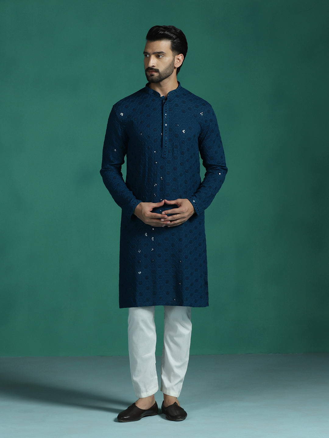 Zavaya Men Blue Embroidery Cotton Blend Kurta - Dista