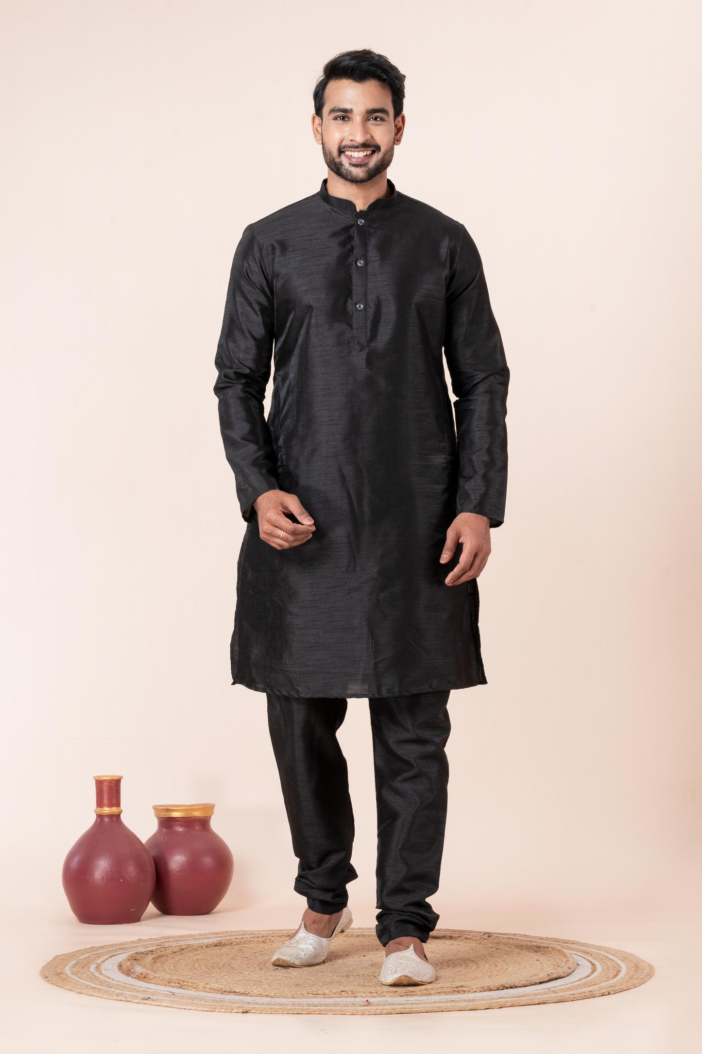 Zavaya Men Black Solid Banarasi Silk Kurta - Dista