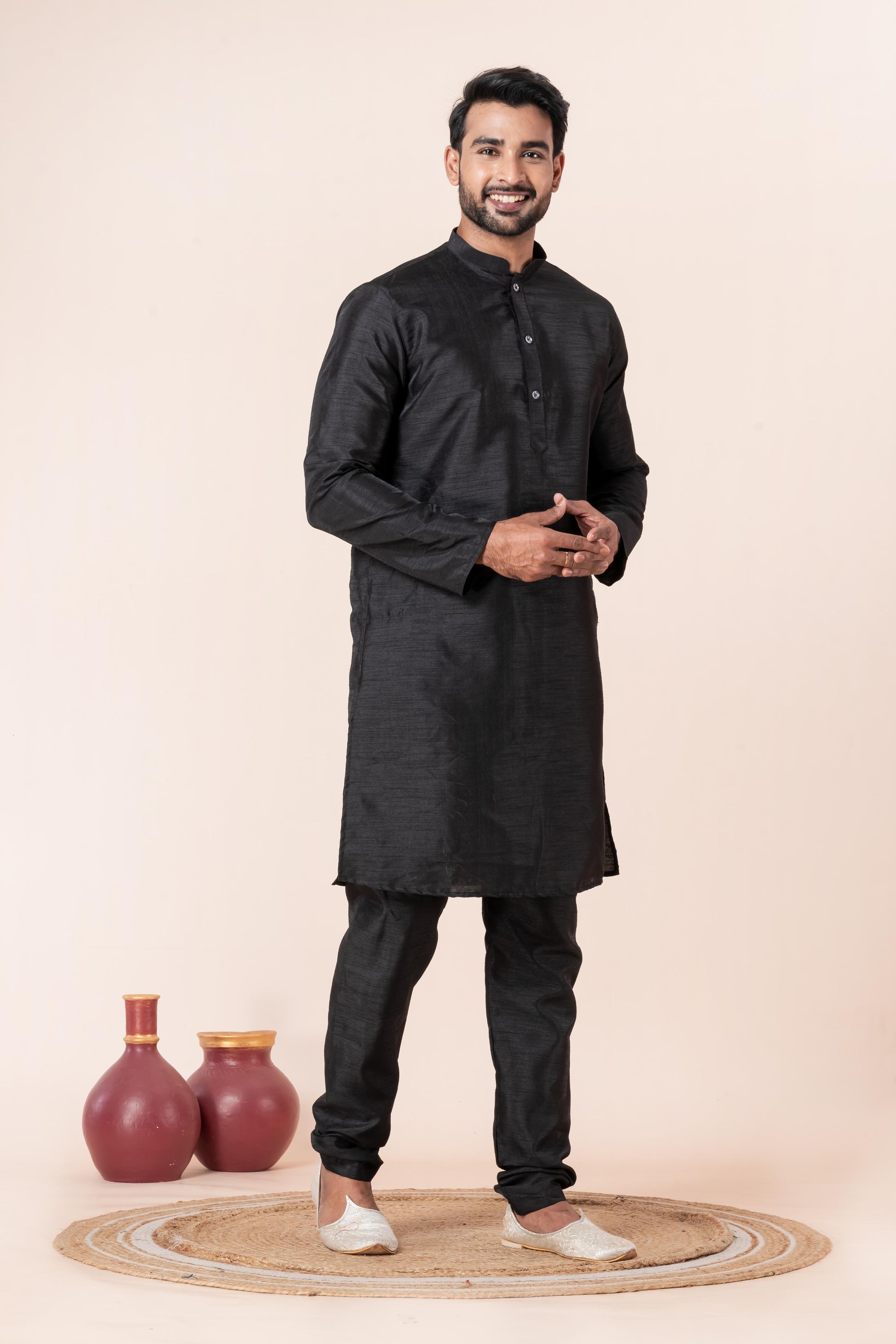 Zavaya Men Black Solid Banarasi Silk Kurta - Dista